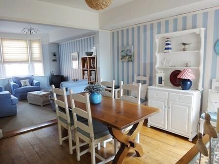 Lounge Dining Room