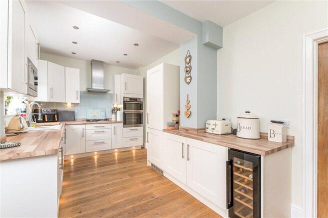 4 bed Semi-Detached for sale Image 6