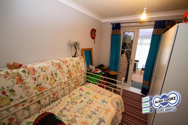 BEDROOM 2