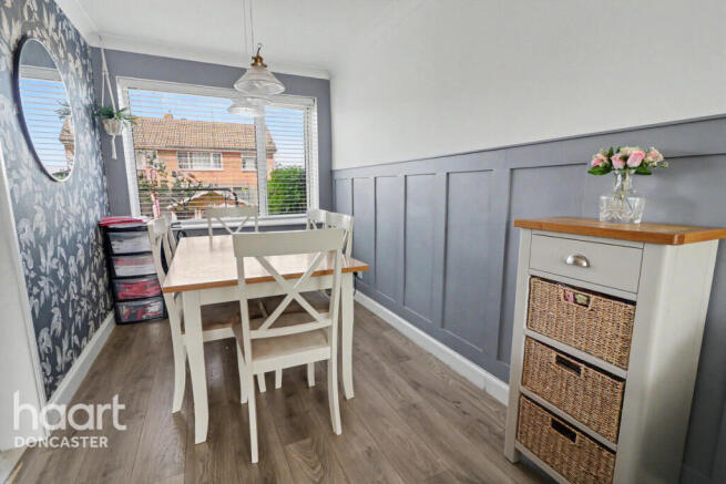 3 bed Semi-Detached for sale Image 7