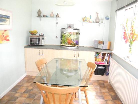 19' Kitchen Diner