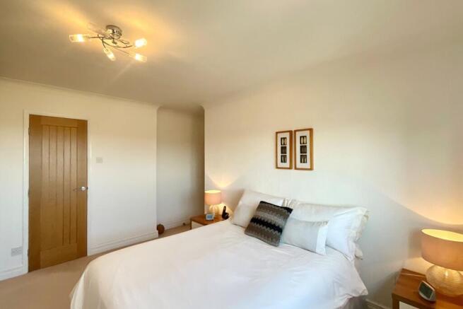 3 bed Bungalow for sale Image 11