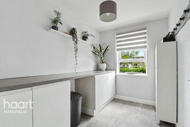 4 bed Detached for sale Image 12