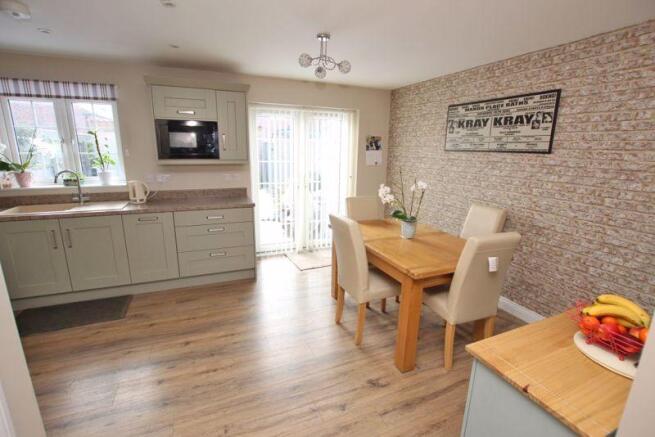 Kitchen diner ...