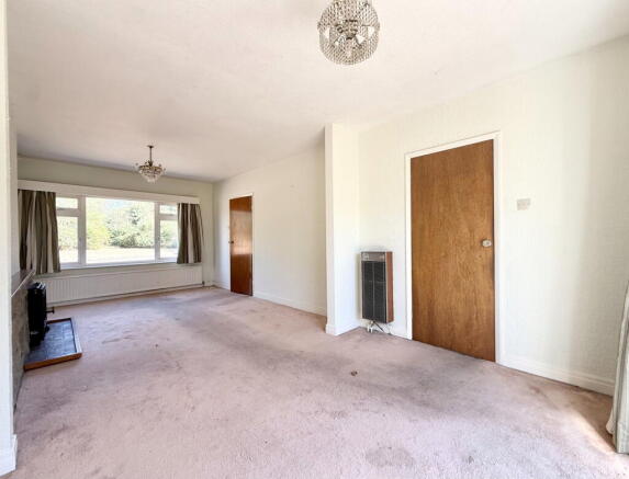 4 bed Detached for sale Image 9