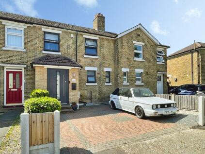 Wood Avenue, Purfleet-on-Thames, RM19