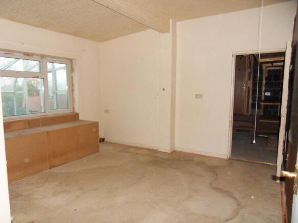 ROOM 4