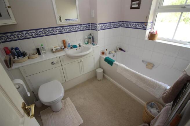 En-Suite Bathroom
