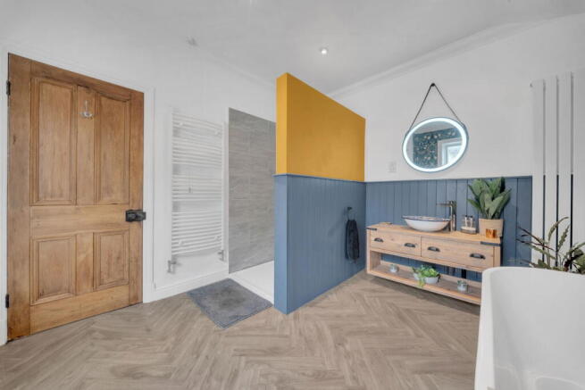 3 bed Terraced for sale Image 12