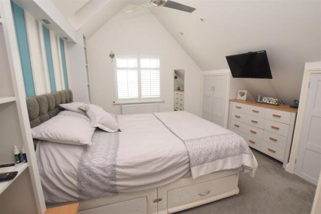 Bedroom 1.JPG