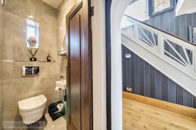 4 bed Detached for sale Image 11