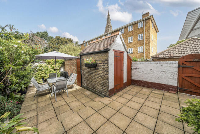 1336442-3-68aef16...