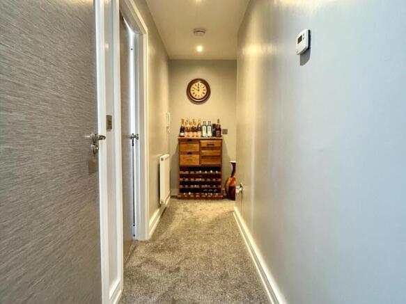 2 bed Flat for sale Image 4