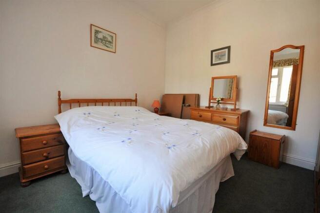 BEDROOM 2