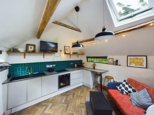 DIAMOND DEN