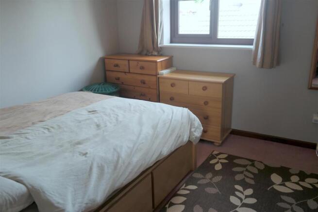 Bedroom 1.jpg
