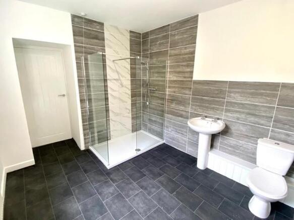 Family Bath & Shower Room