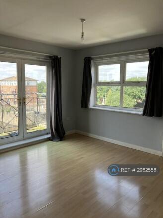 2 bed Flat to rent Image 4