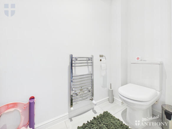 CAM03852G0-PR0592-STILL015