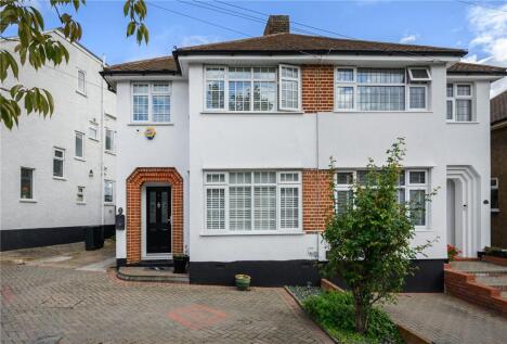 Brunswick Gardens, Fairlop, IG6