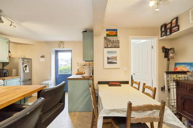 2 bed Terraced for sale Image 5