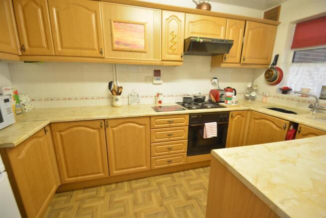 8872b Kitchen.JPG