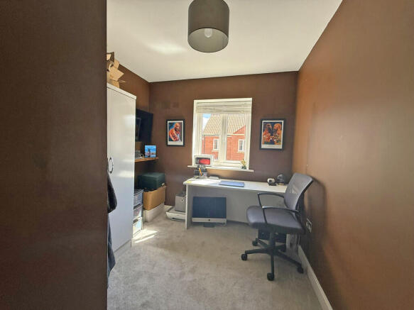3 bed Semi-Detached for sale Image 11