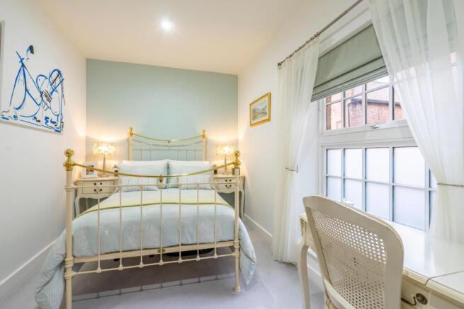 2 bed Apartment for sale Image 8