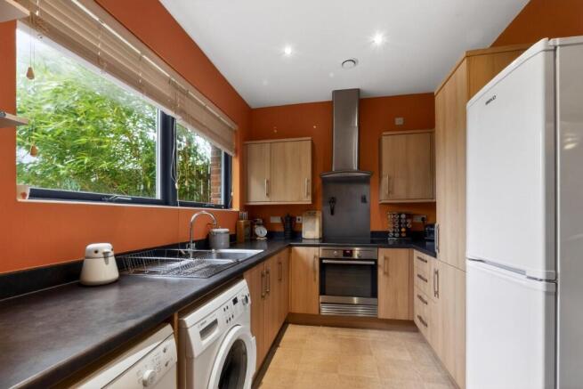 3 bed House for sale Image 8