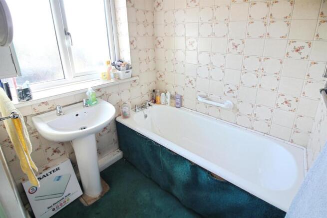 3 bed Semi-Detached for sale Image 11