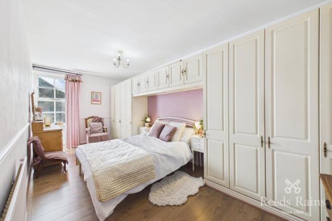 3 bed Terraced for sale Image 10