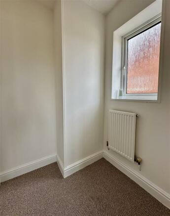 Wardrobe/Desk Space