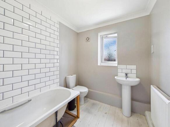3 bed Semi-Detached for sale Image 10