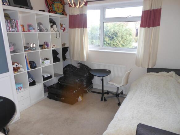 DINING ROOM:
