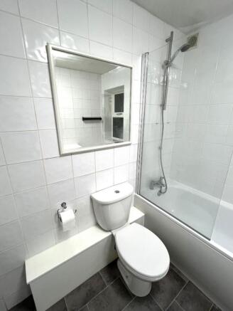 NEW BATHROOM (1).JPG