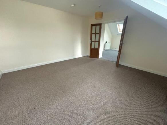 2 bed Flat to rent Image 6