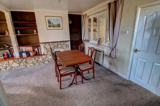 Lounge/Dining Room