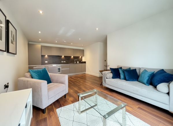 GORGEOUS 2 BEDROOM FLAT
