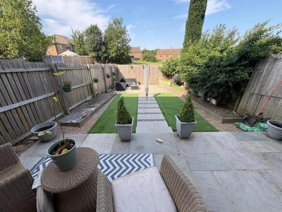 3 bed Town House for sale Image 12