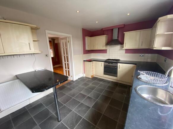 KITCHEN/BREAKFAST ROOM
