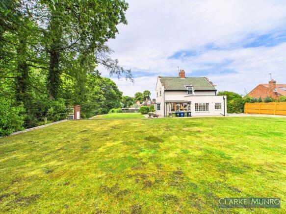 4 bed Detached for sale Image 4