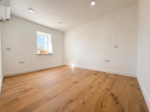 1 bed Apartment to rent Image 6