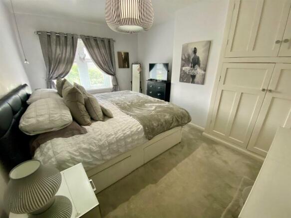 bed 1.jpg