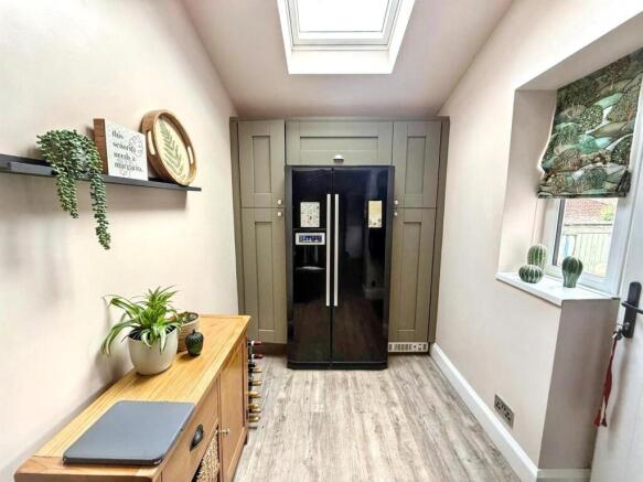 3 bed Semi-Detached for sale Image 9
