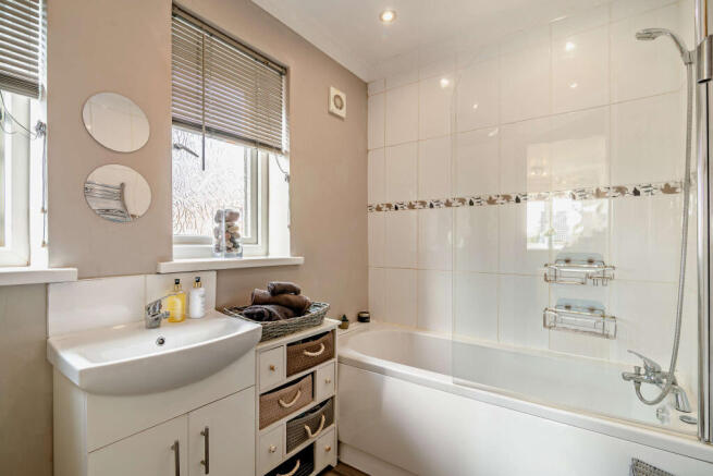 3 bed Semi-Detached for sale Image 9