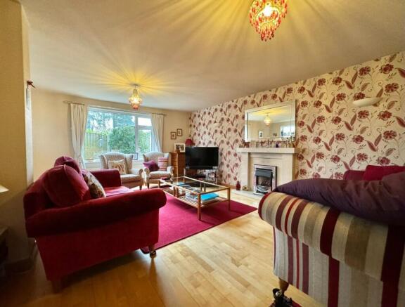 FAMILY LOUNGE