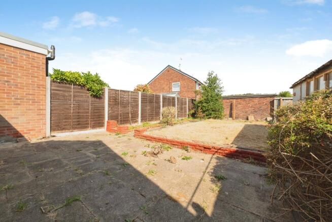 2 bed Semi-Detached Bungalow for sale Image 12