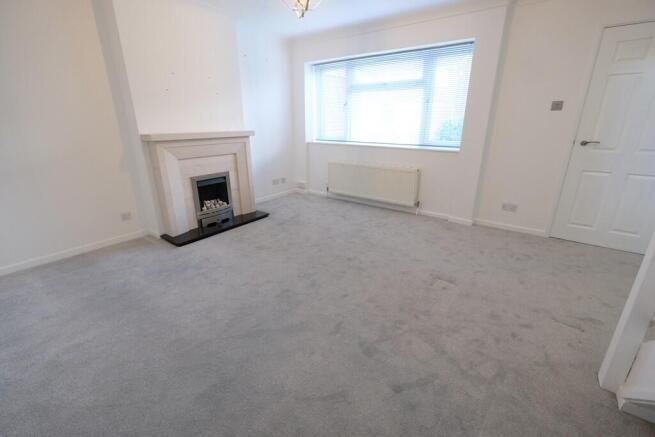 SITTING/DINING ROOM