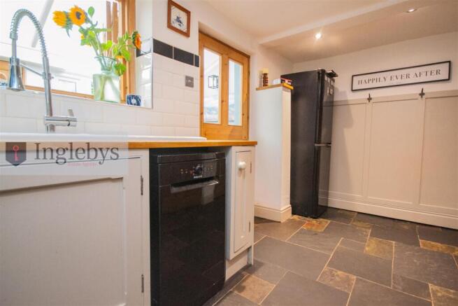 2 bed Cottage for sale Image 11