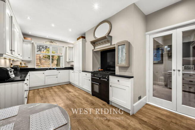 3 bed Terraced for sale Image 10